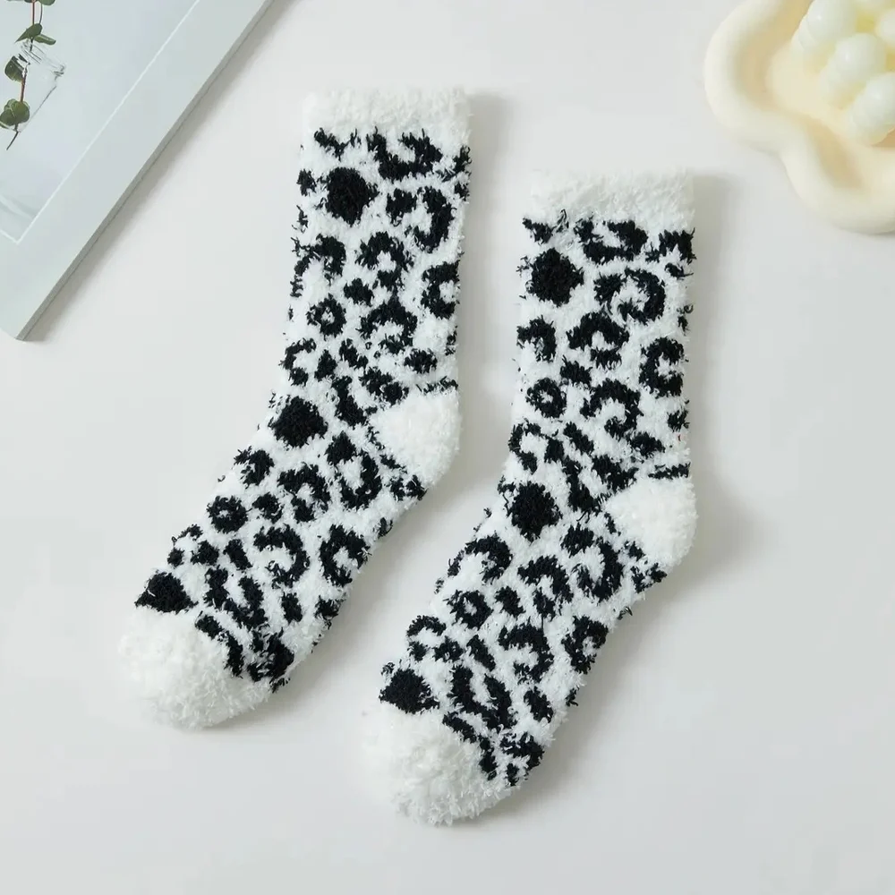 Leopard Print Fuzzy Socks Set - Picture 6 of 6